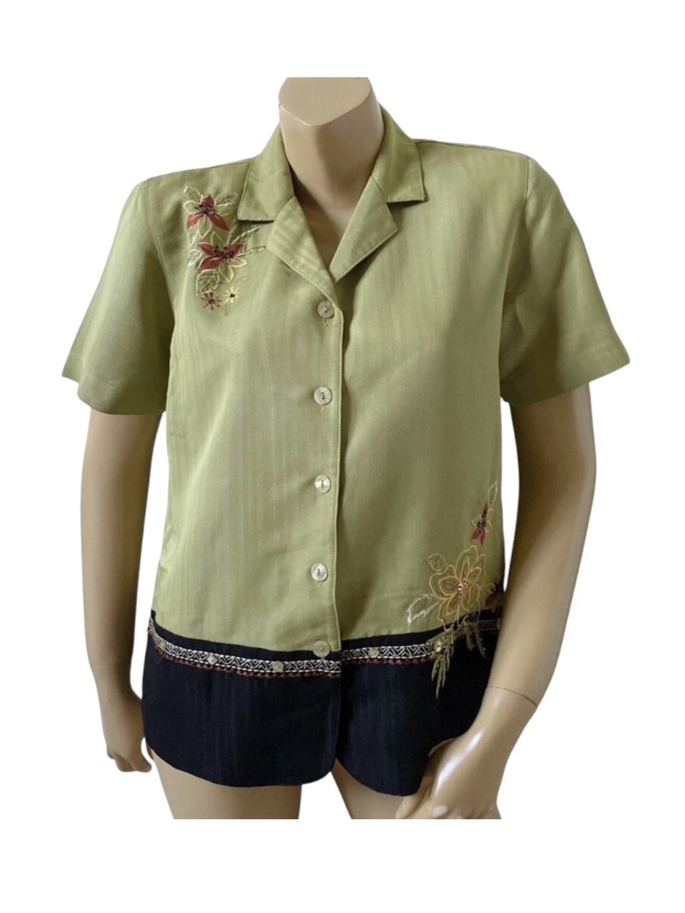 Alfred Dunner Embroidered Beaded Button Front Blouse Size 8